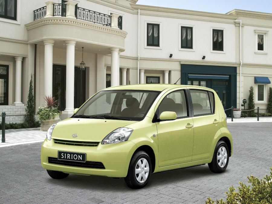  Daihatsu Sirion 2005 года  (фото 2 из 16)